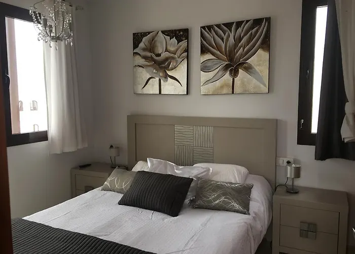 Sunset Faro Deluxe & Pool *