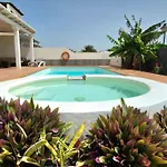 Sunset Faro Deluxe & Pool Villa *