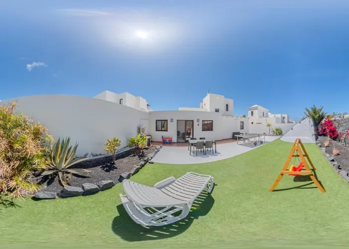 Sunset Faro Deluxe & Pool Villa