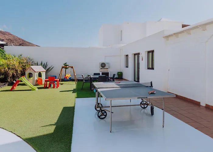 Sunset Faro Deluxe & Pool