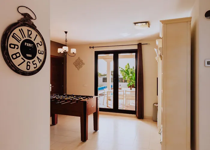 Sunset Faro Deluxe & Pool Villa *