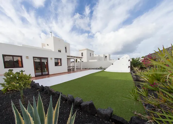 Sunset Faro Deluxe & Pool