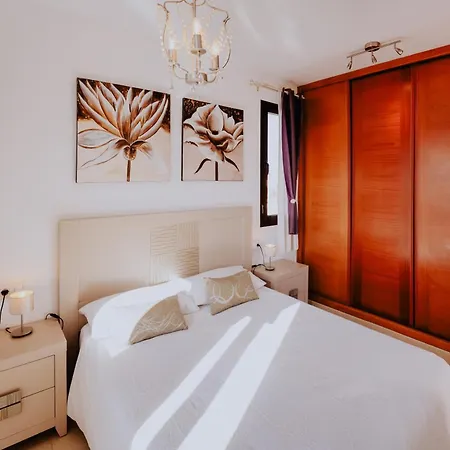 Sunset Faro Deluxe & Pool Villa *
