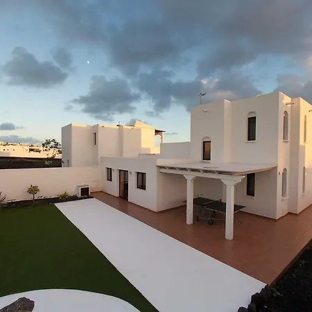 Villa Sunset Faro Deluxe & Pool