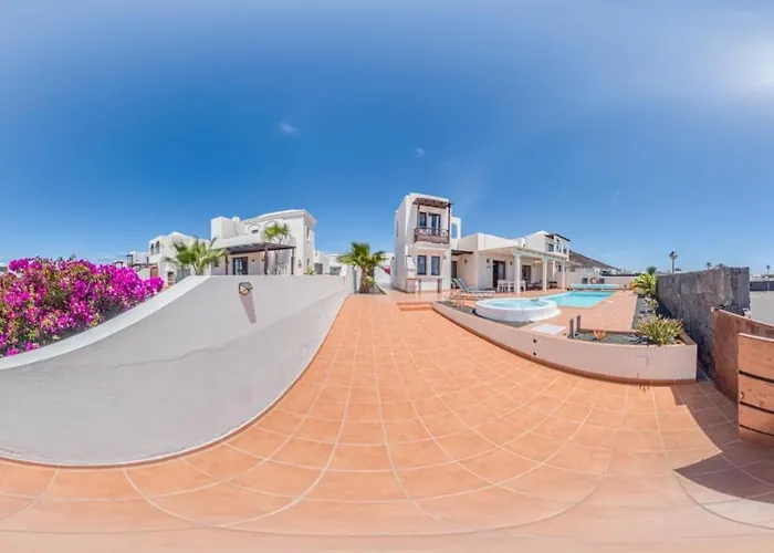 Sunset Faro Deluxe & Pool Villa