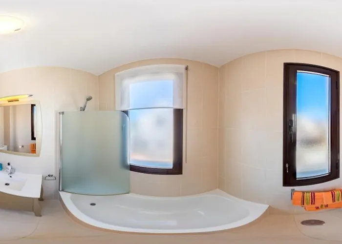 Sunset Faro Deluxe & Pool Villa *